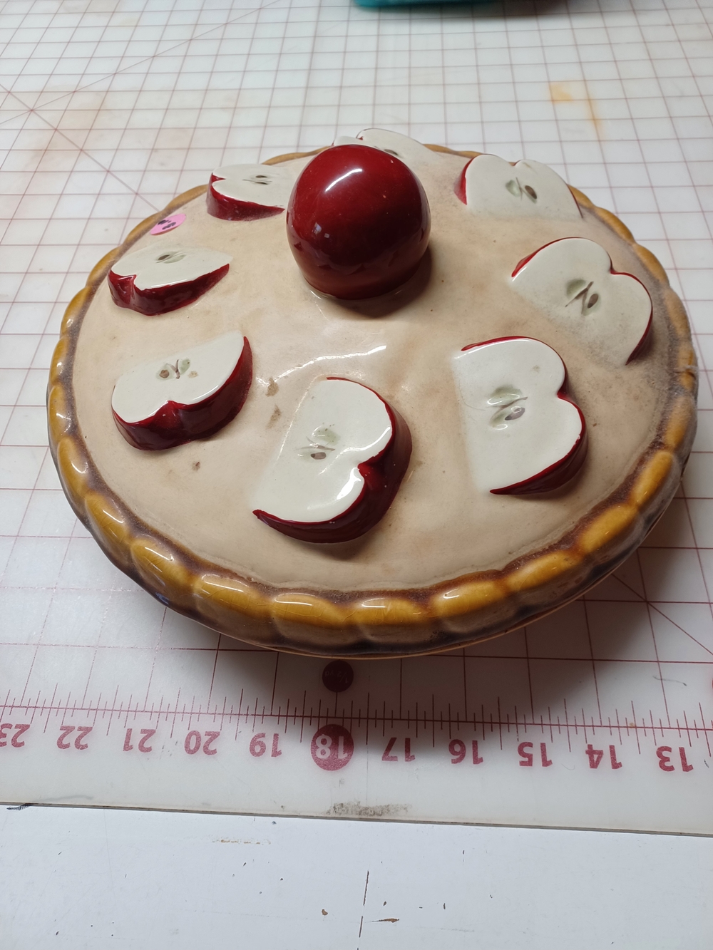 Ceramic Pie Dish with Red Apple Motif